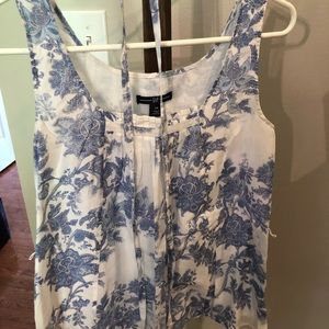 GAP sleeveless shirt bundle